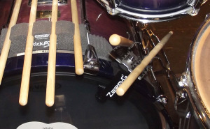 Maxonix Zero-G_w_StickARK_PurpleYamaha_pic3366_(900x556)_LG